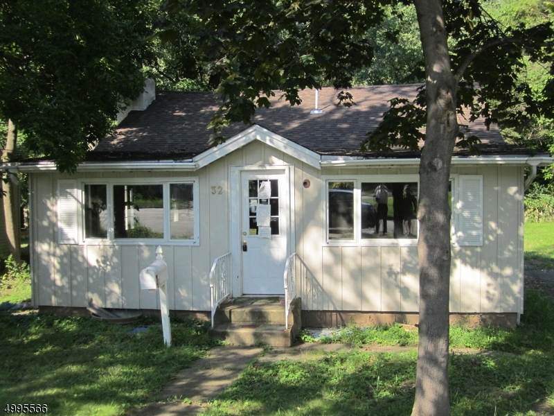 32 Lake Shore Dr - Photo 1