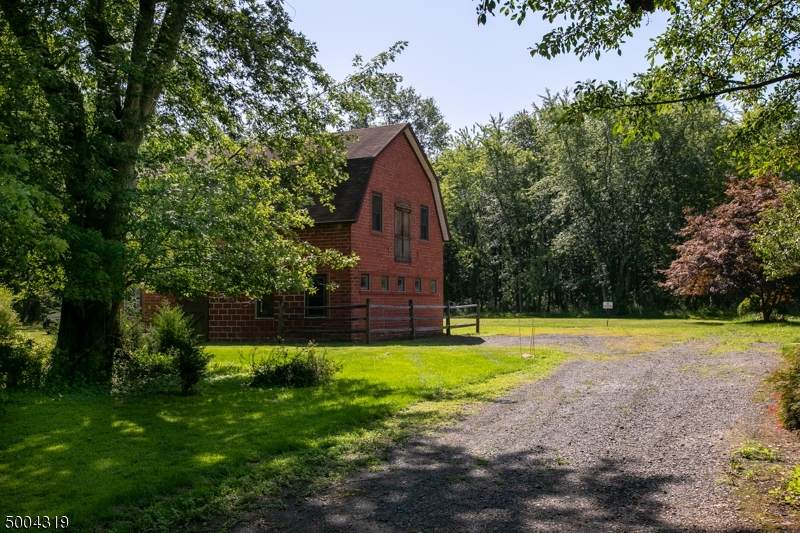 3241 Valley Rd - Photo 1