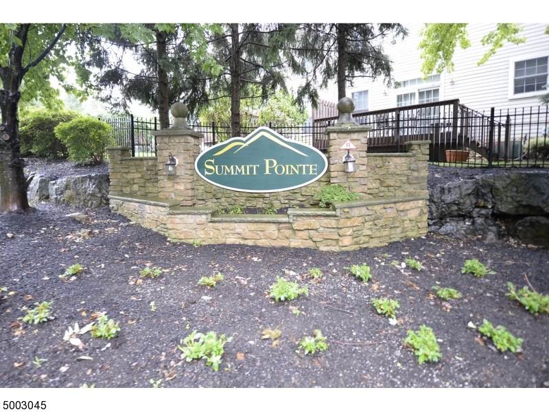 4 Crest Ct - Photo 1