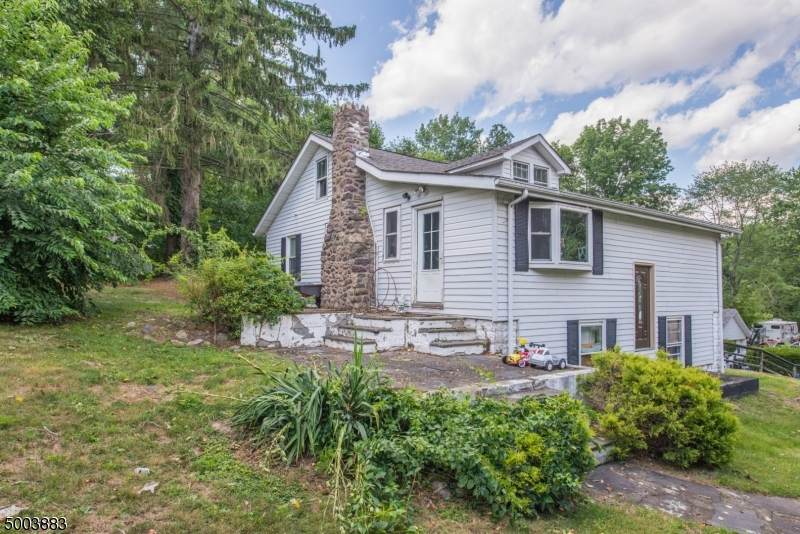 23 Hillside Ln - Photo 1