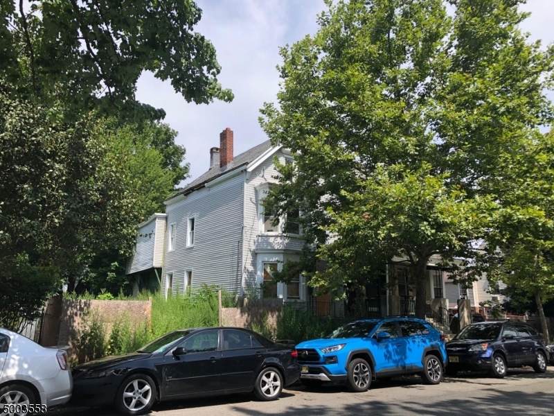 119 Littleton Ave - Photo 1
