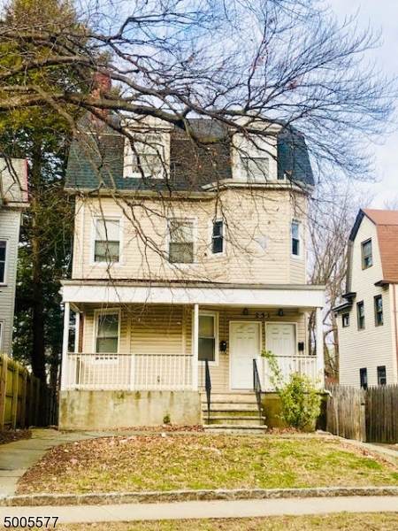 251 N Grove St - Photo 1