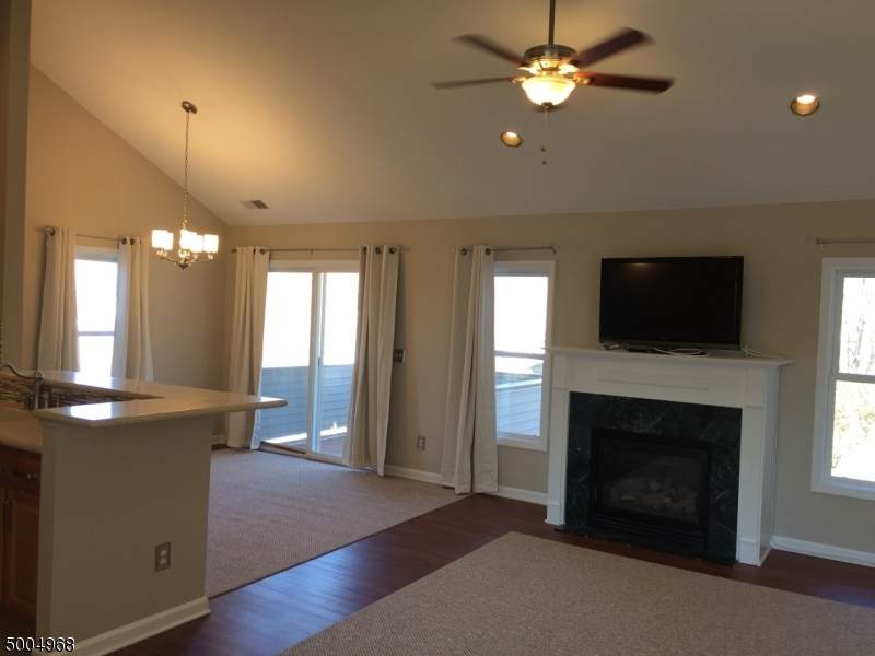 103 Bourne Cir - Photo 1