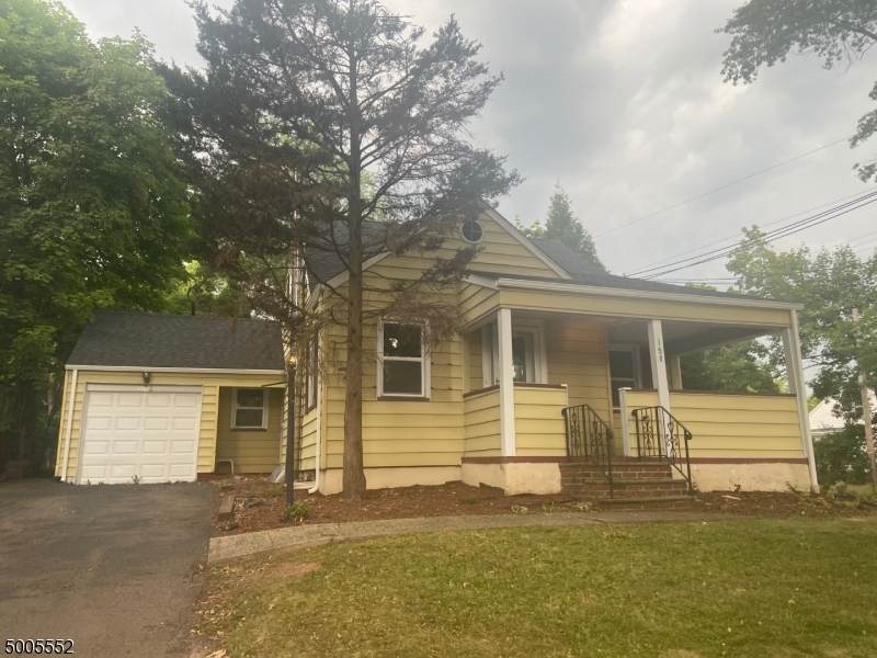 158 Russell Ave - Photo 1