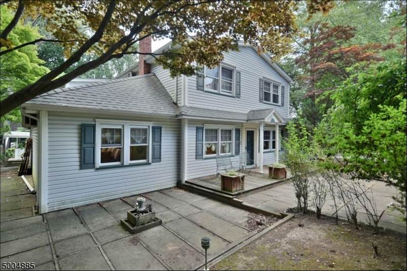 5 Grobel Pl - Photo 1