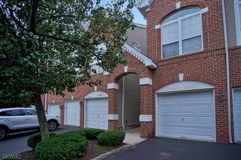 113 E Swanstrom Pl - Photo 1