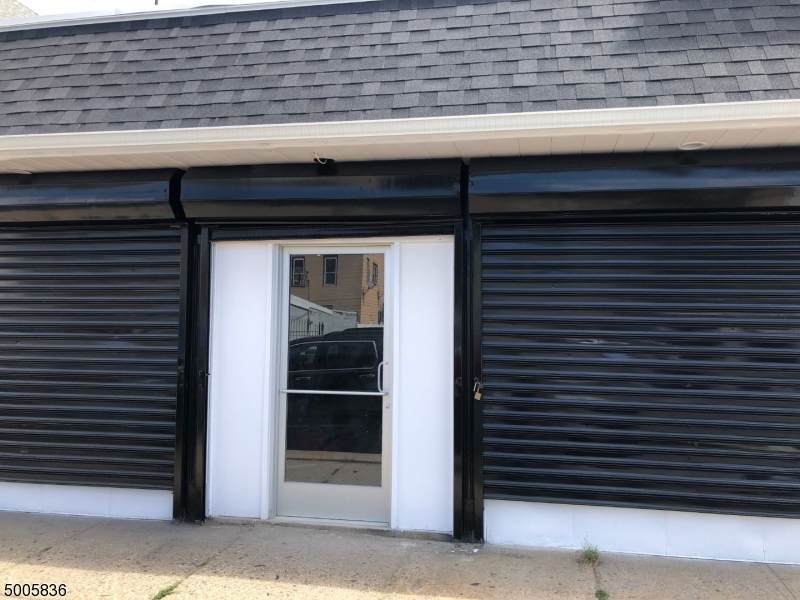 463 Fulton St - Photo 1