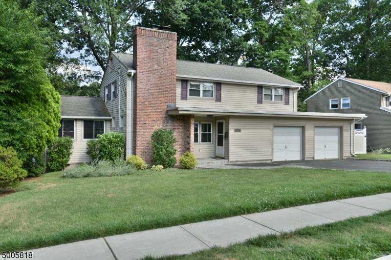 103 Hudson Ave - Photo 1