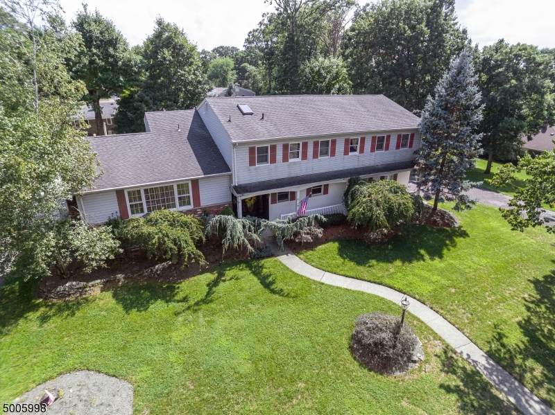 27 Chandler Dr - Photo 1