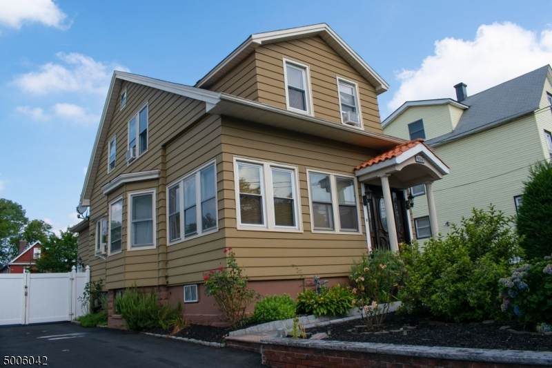 934 Monroe Ave - Photo 1