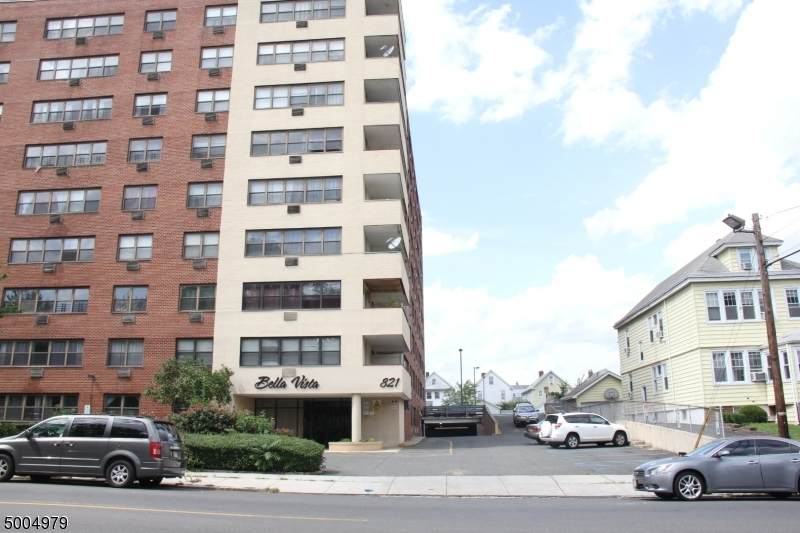 821 Jersey Ave - Photo 1