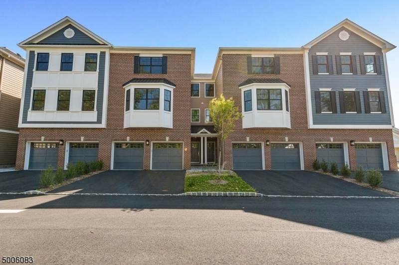 4 Hanover Rd - Photo 1