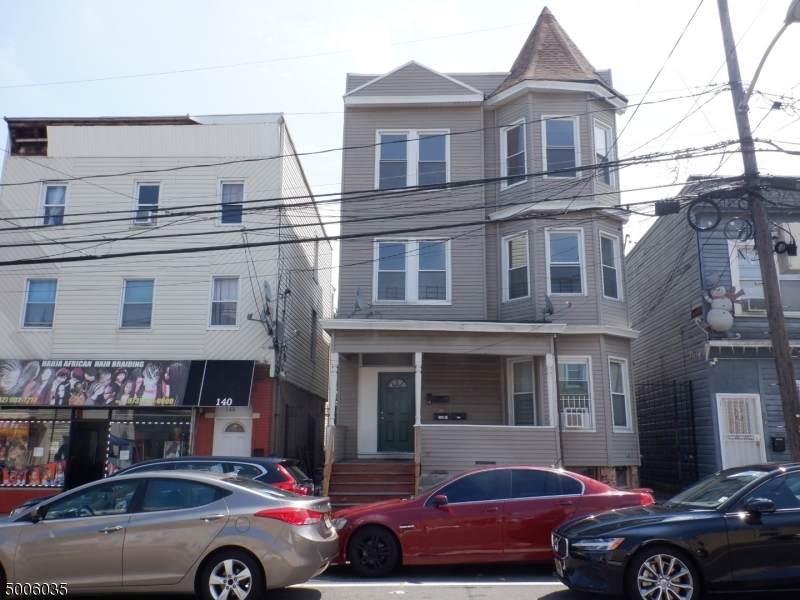 142 Hudson St - Photo 1