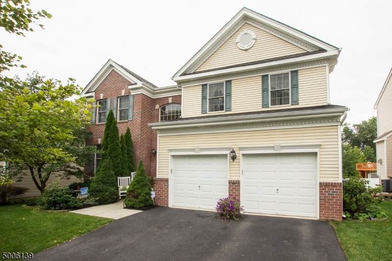 4 Carriage Rd - Photo 1