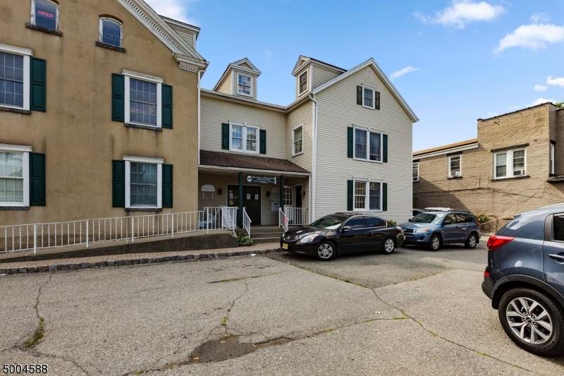 25 E Dickerson St - Photo 1