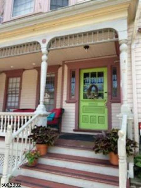 19 Main St - Photo 1