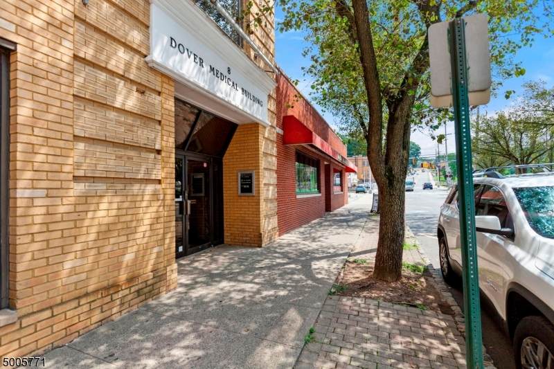 8 S Morris St - Photo 1
