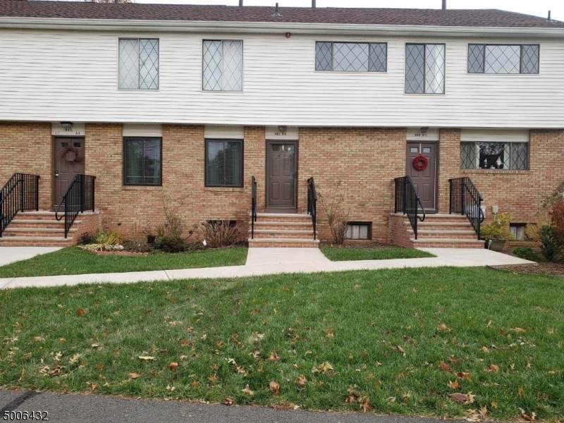 911 Merritt Dr - Photo 1