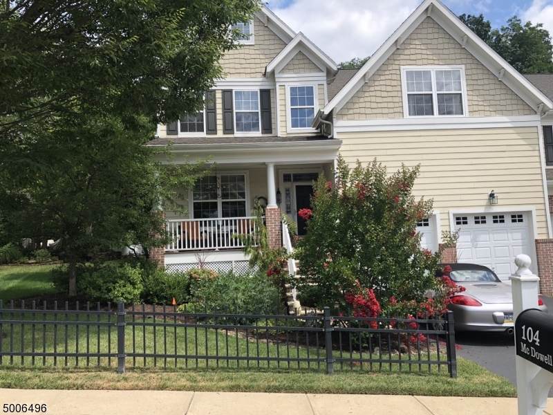 104 Mcdowell Dr - Photo 1