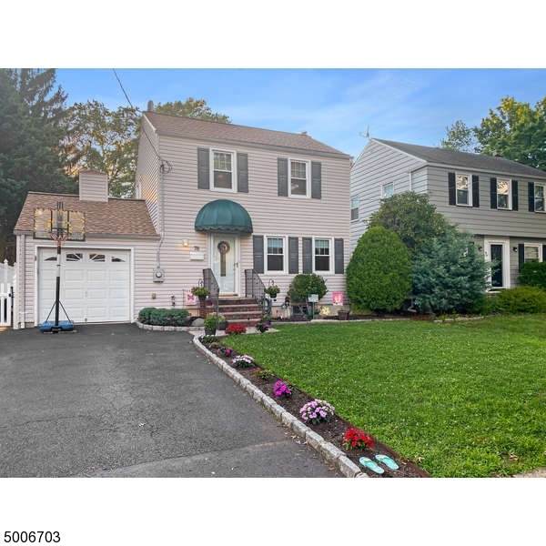 78 Russell Ave - Photo 1