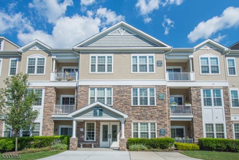 1203 Hale Dr - Photo 1