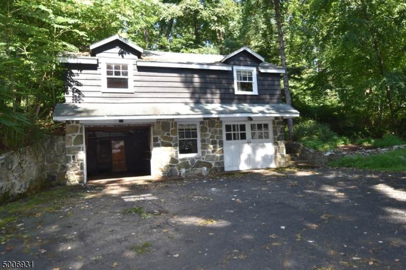 53 W Glen Rd - Photo 1
