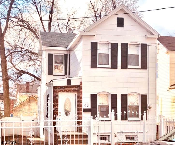 43 Orange Ave - Photo 1