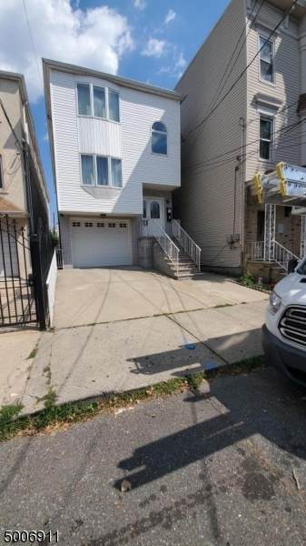83 Chambers St - Photo 1