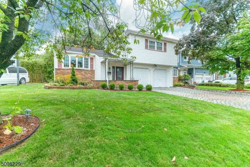 2308 Halsey St - Photo 1