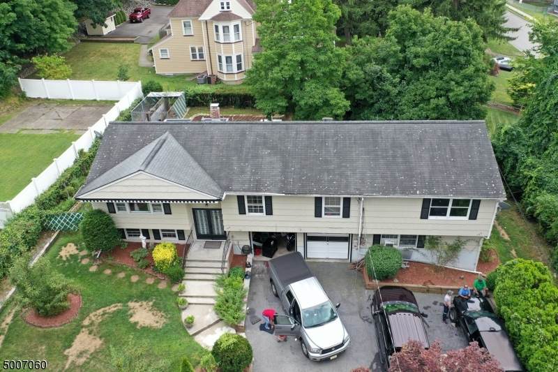 105 E Belleview Ave - Photo 1