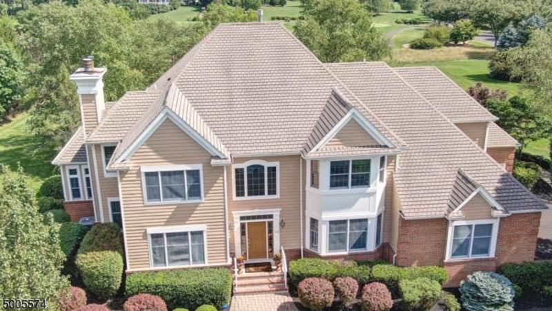 24 Clubhouse Dr - Photo 1