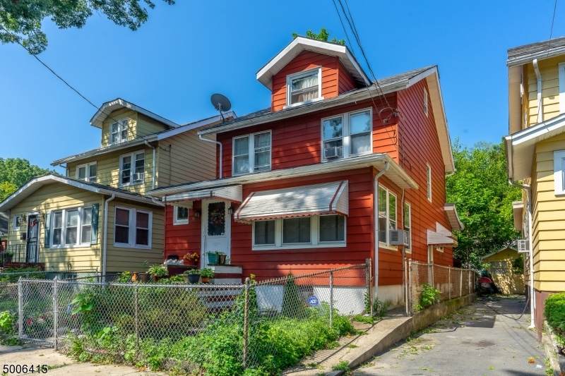 39 Martin Pl - Photo 1