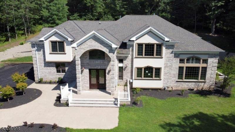 125 Mountain Ave - Photo 1