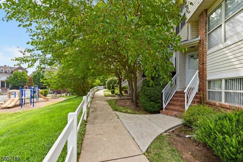 712 Harbortown Blvd - Photo 1