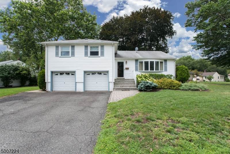 83 Garden Oval - Photo 1