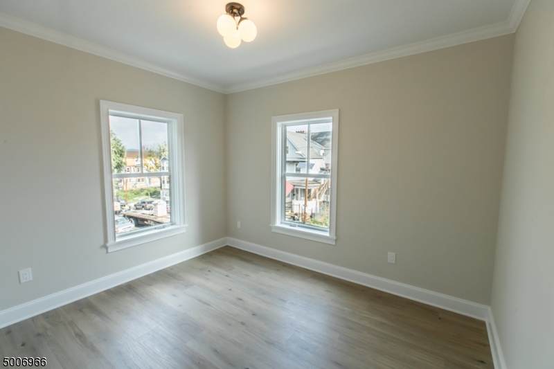 84 Auburn St - Photo 1