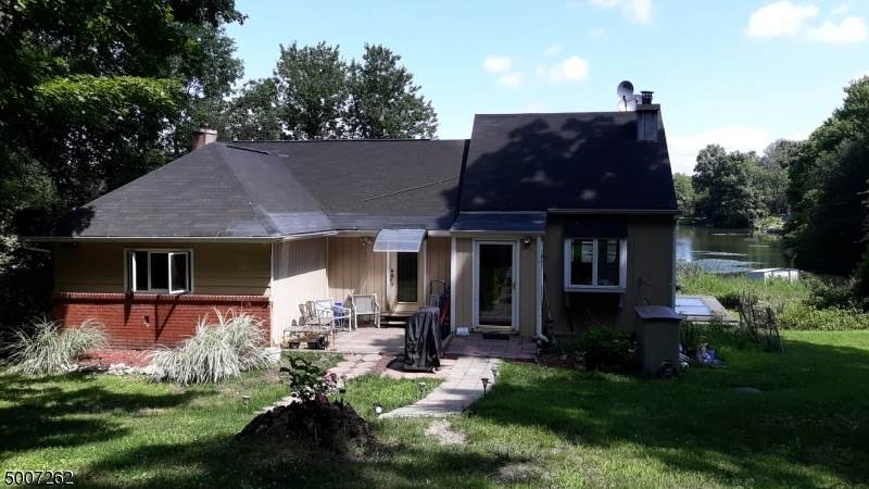 17 Paddock Ave - Photo 1