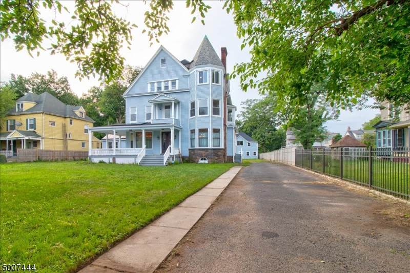 53 S Maple Ave - Photo 1