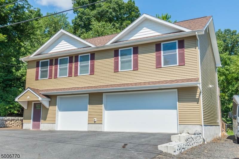 6 Yellowstone Ave - Photo 1