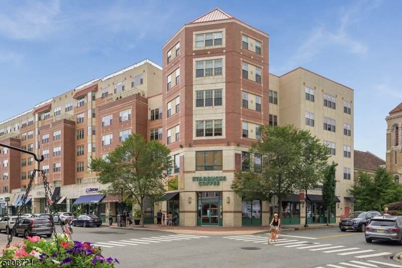 48 S Park St - Photo 1