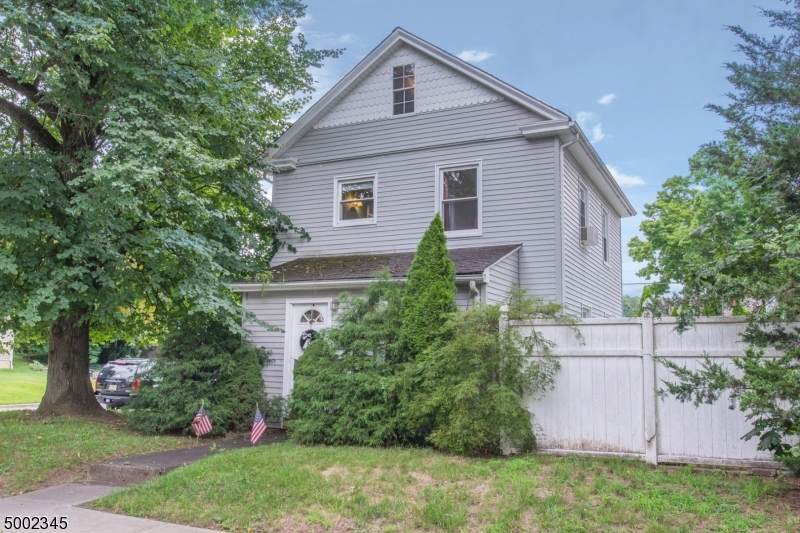 136 Monroe St - Photo 1