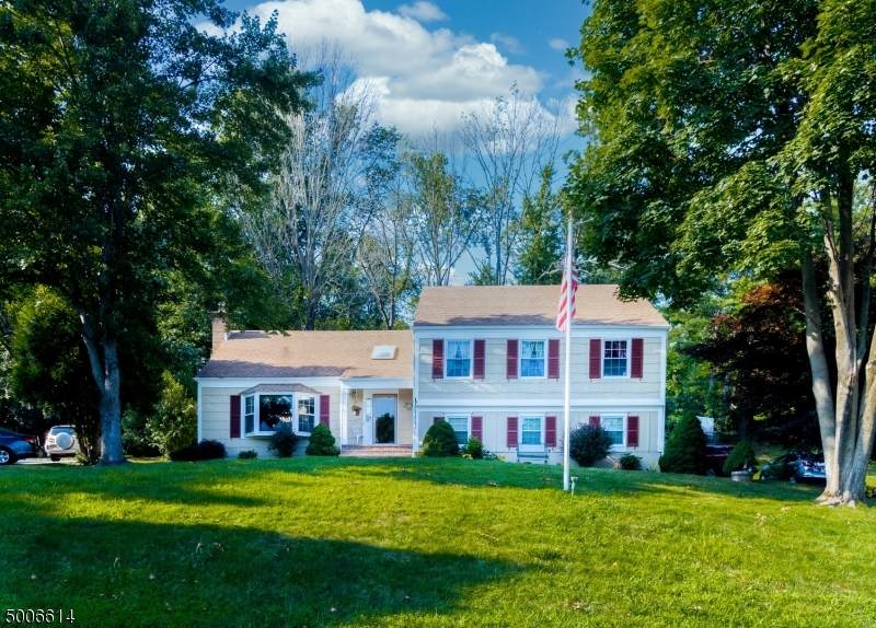 283 Gates Ave - Photo 1