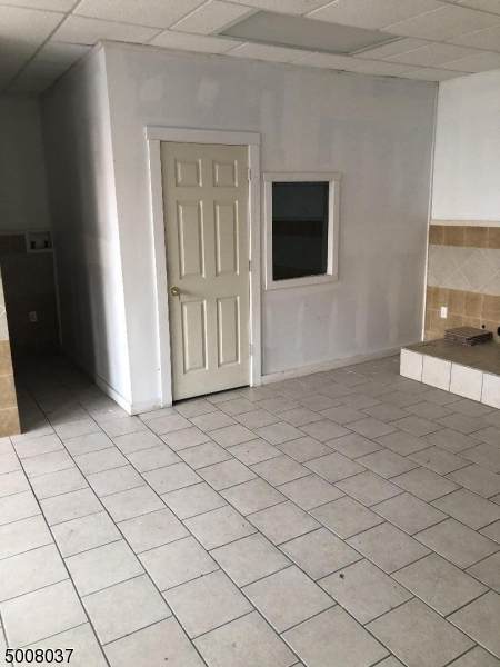 210 Trumbull St - Photo 1