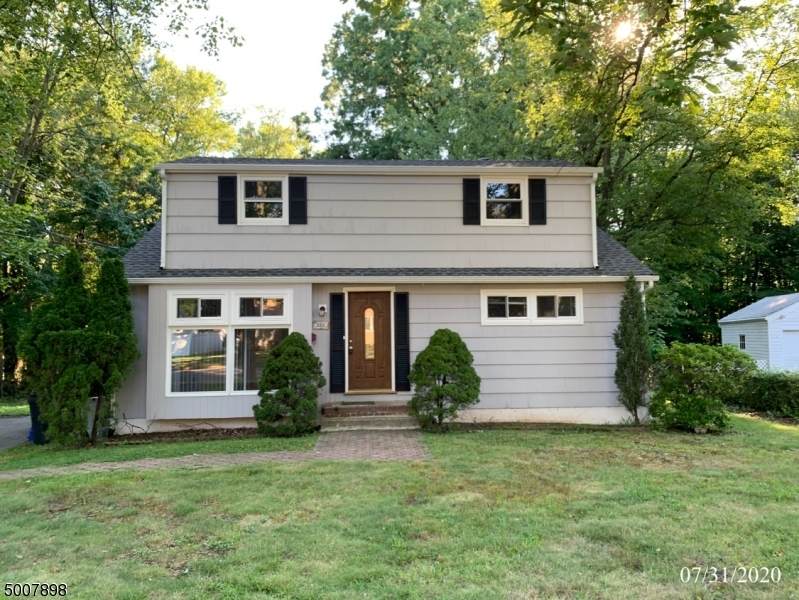 353 Richard Way - Photo 1
