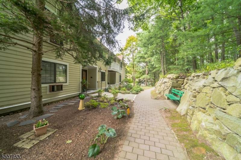 2 Foxwood Dr - Photo 1