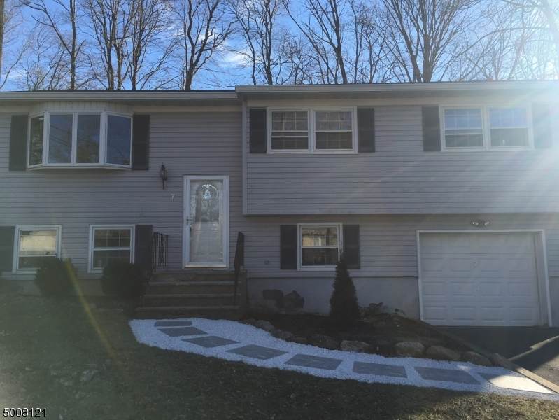 7 Greentree Rd - Photo 1