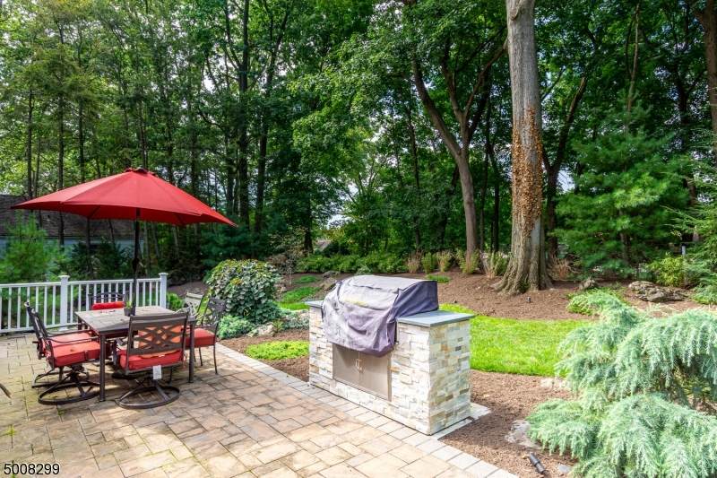 24 Edgewood Rd - Photo 1