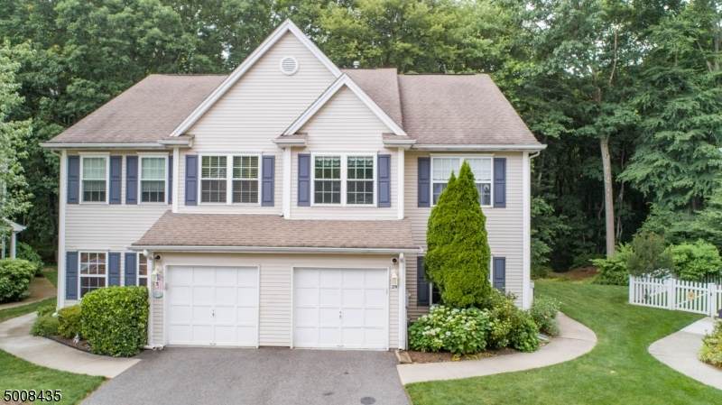 29 Burnham Dr - Photo 1