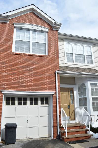 148 Gladstone Dr - Photo 1