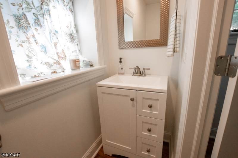 28 Middle Valley Rd - Photo 1